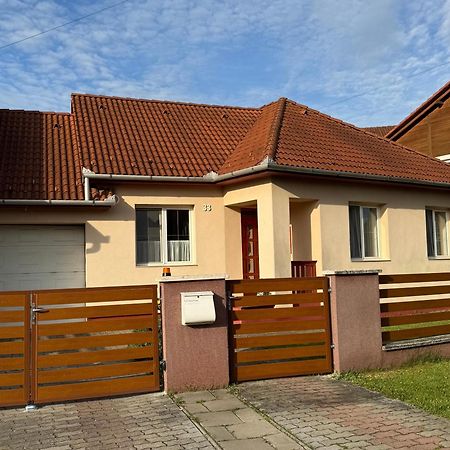 Ferienwohnung K33 Tiszaújváros Exterior foto